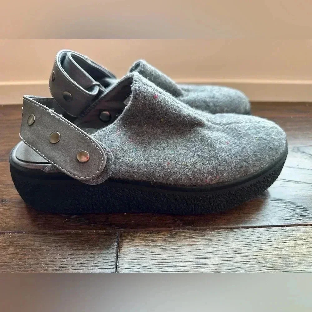 Rocket Dog Grey Platform Clog- Size 6.5 Womens